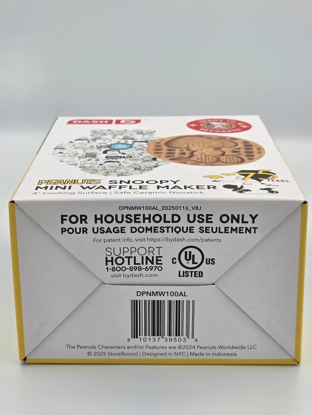 Dash X Peanuts Snoppy Mini Waffle Maker NIB